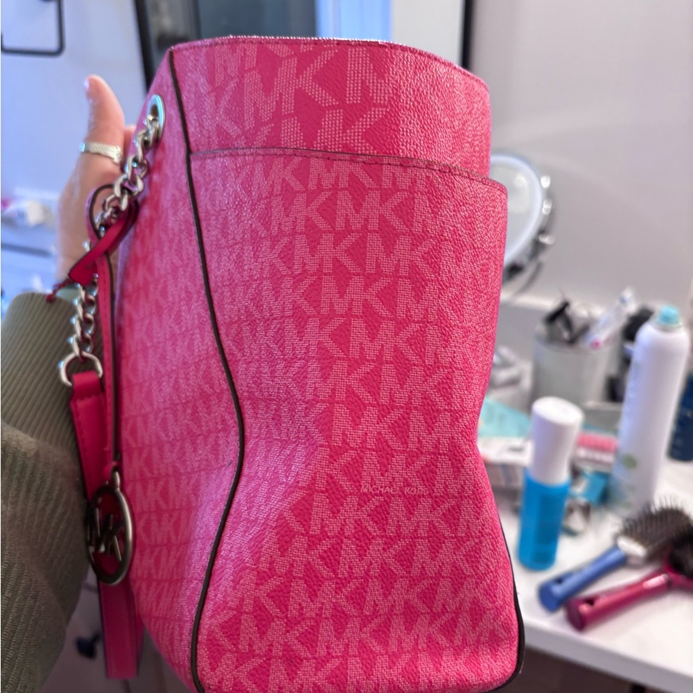 Michael Kors Jet Set Large Signature Logo Shoulder Bag
 Pink - Picture 10 of 16